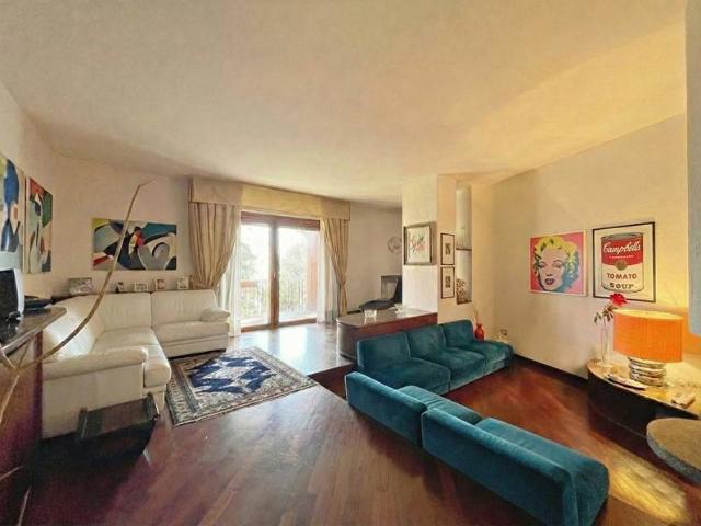 Appartamento in vendita a Crevenna, Erba