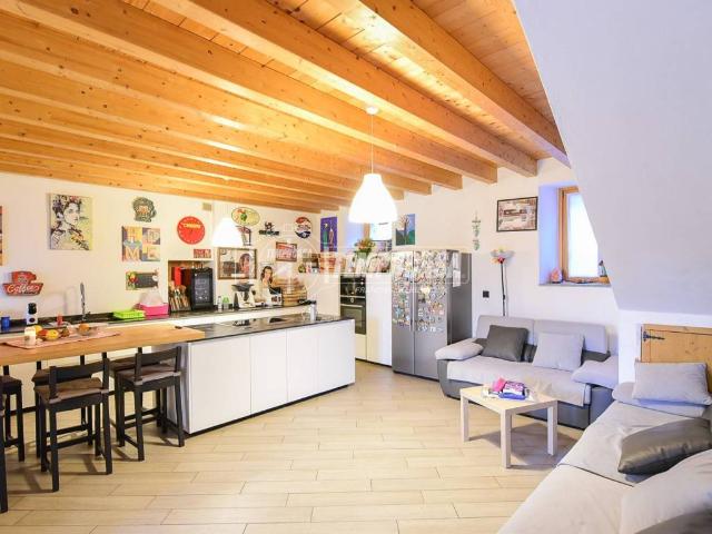 Appartamento in vendita a Buccinigo, Erba