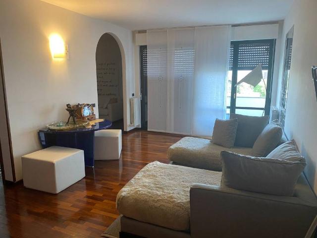 Appartamento in vendita a Carpesino, Erba