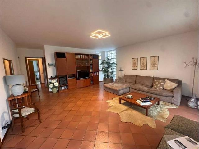 Appartamento in vendita a Crevenna, Erba