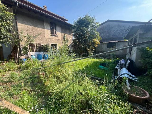 Appartamento in vendita a Crevenna, Erba