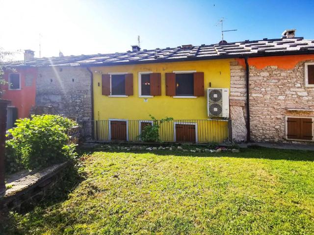 Appartamento in vendita a Erbezzo, Veneto