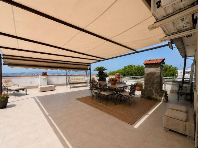 Appartamento in vendita a Ercolano, Campania