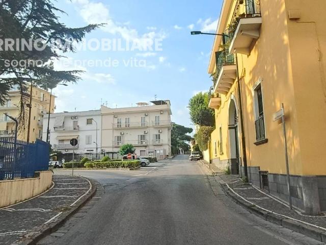 Appartamento in vendita a Ercolano, Campania