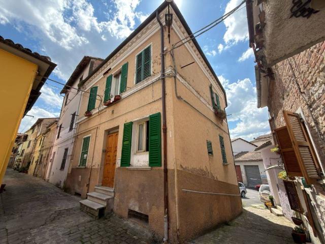 Appartamento in vendita a Centro, Marche