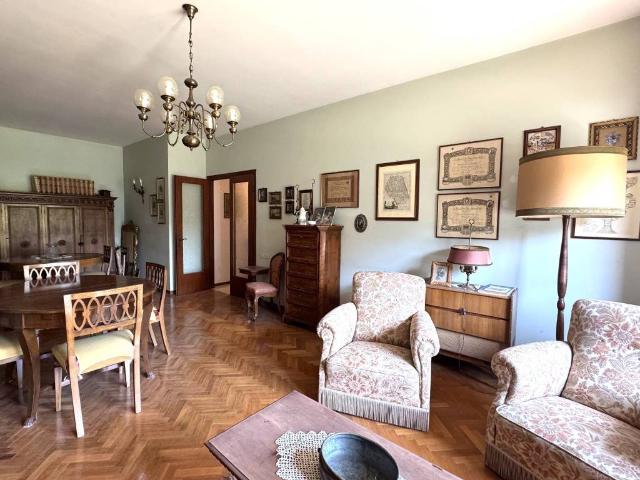 Appartamento in vendita a Centro, Marche