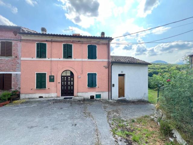 Appartamento in vendita a Cantia Alta, Marche