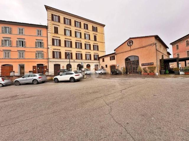 Appartamento in vendita a Centro, Marche