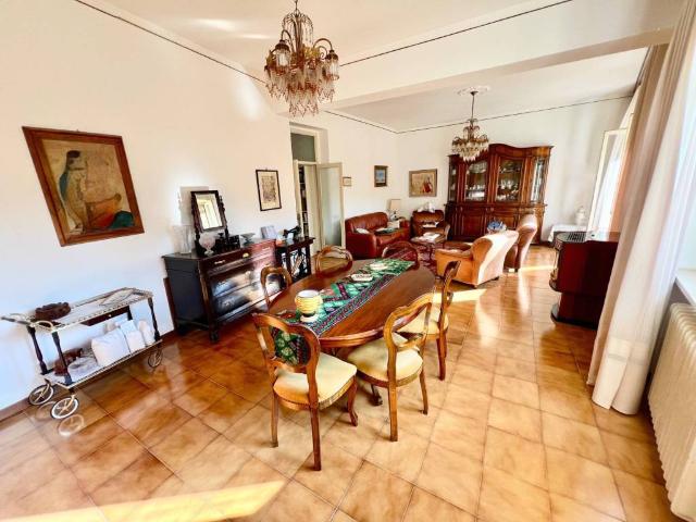 Appartamento in vendita a Centro, Marche