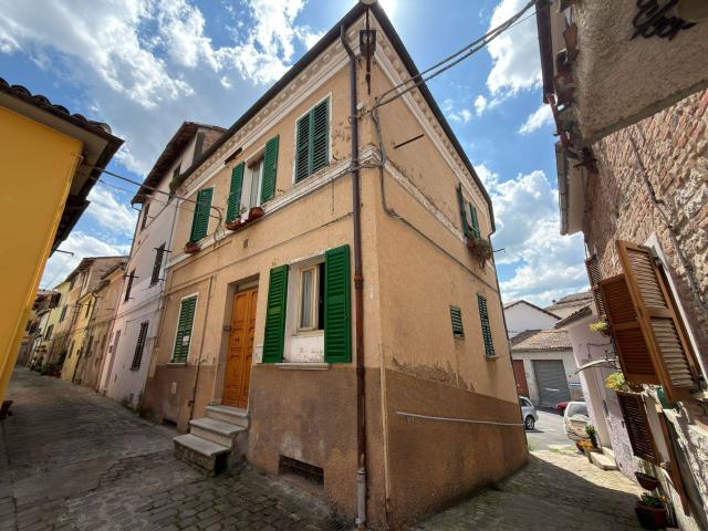 Appartamento in vendita a Centro, Marche