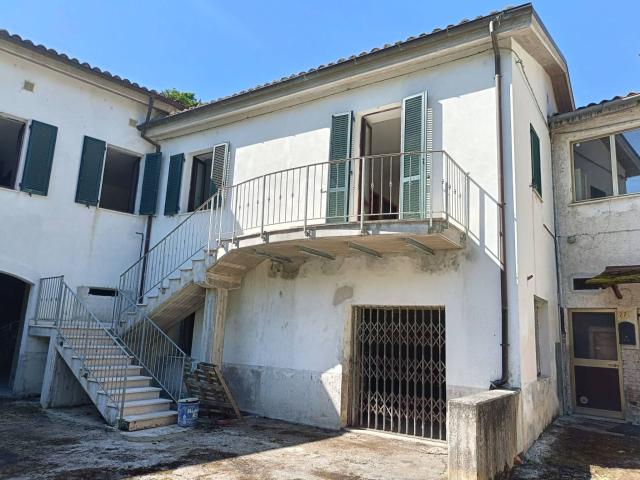 Appartamento in vendita a Castiglioni, Marche
