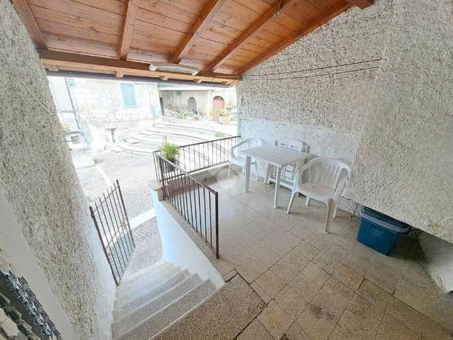 Appartamento in vendita a Fabrica Di Roma, Lazio