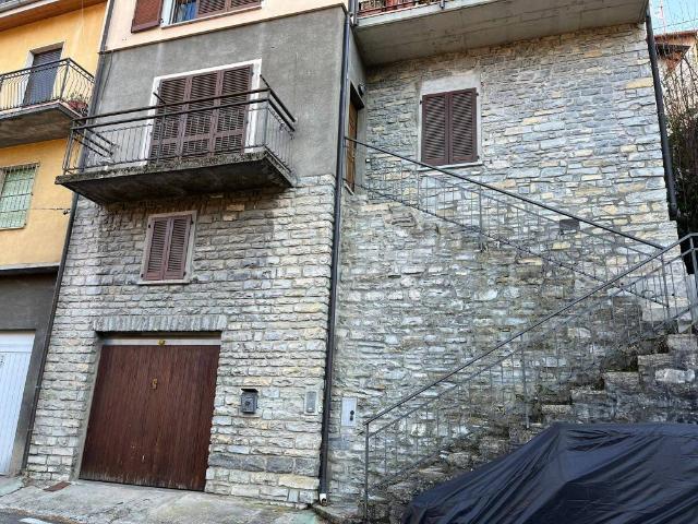 Appartamento in vendita a Faggeto Lario, Como