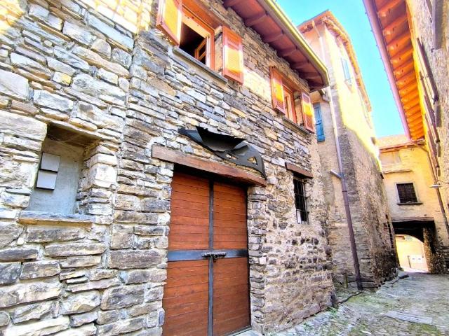 Appartamento in vendita a Faggeto Lario, Lombardia