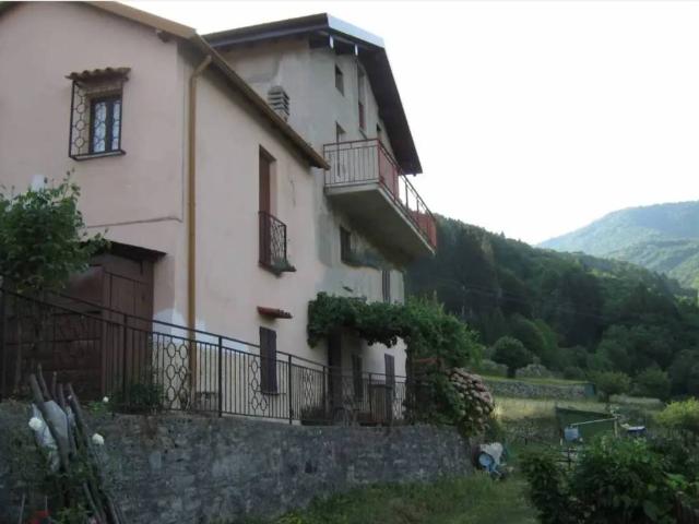 Appartamento in vendita a Faggeto Lario, Lombardia