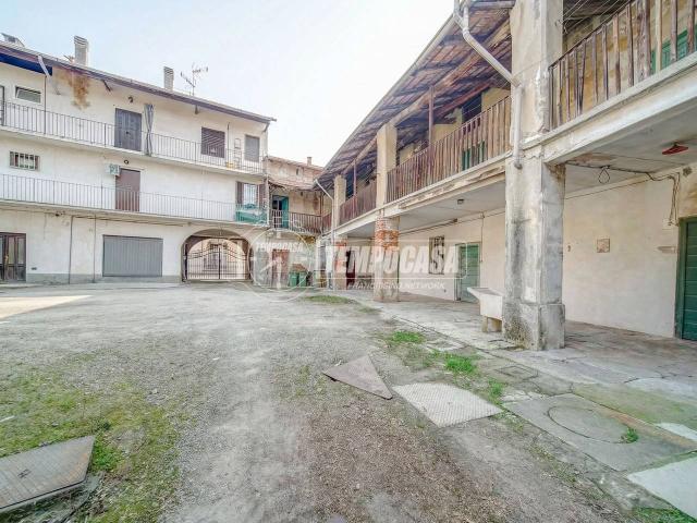 Villa Indipendente in vendita a Bergoro, Fagnano Olona
