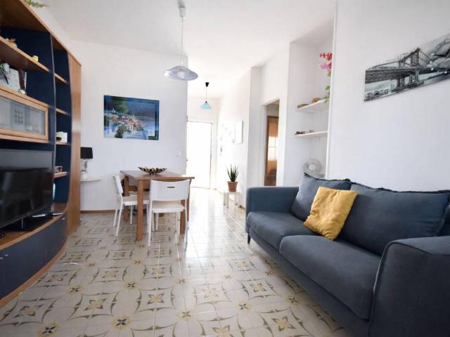 Appartamento in vendita a Fiumesino, Marche