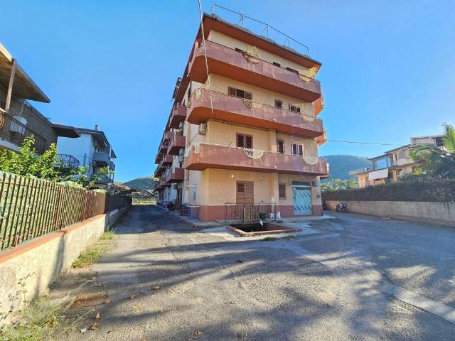 Appartamento in vendita a Belvedere, Falcone