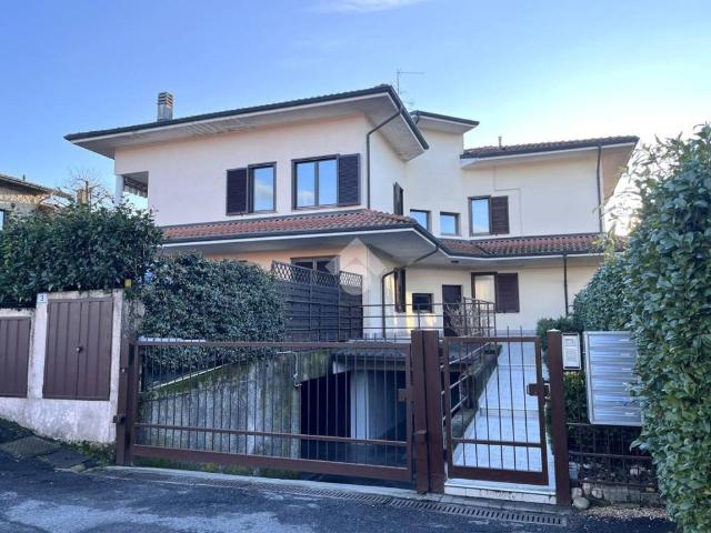 Appartamento in vendita a Gaggino, Lombardia