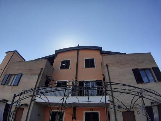 Appartamento in vendita a Carrara, Marche