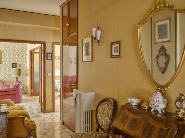 Appartamento in vendita a Centro storico, Marche