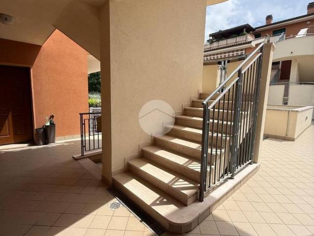 Appartamento in vendita a Carrara, Marche