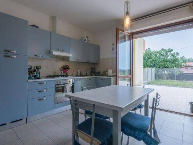 Appartamento in vendita a Torrette, Marche