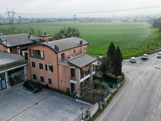 Appartamento in vendita a Carrara, Marche