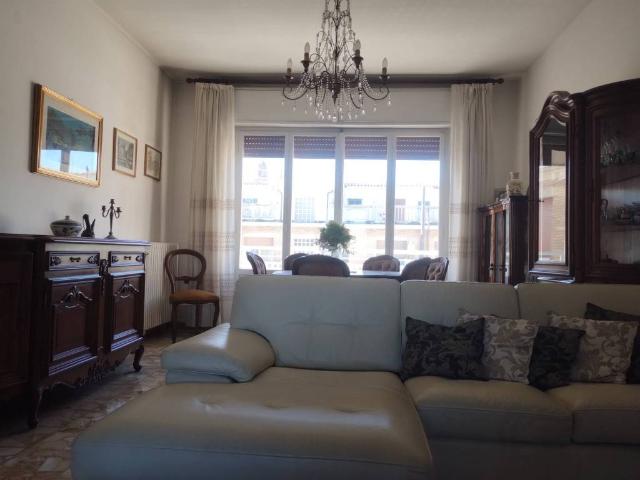 Appartamento in vendita a Centro storico, Marche