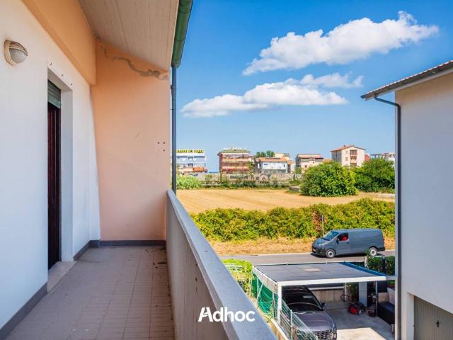 Appartamento in vendita a Torrette, Marche