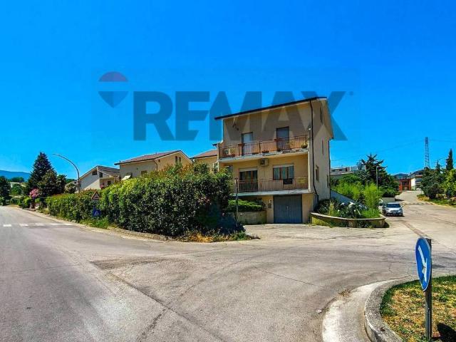 Villa Indipendente in vendita a Fara Filiorum Petri, Abruzzo
