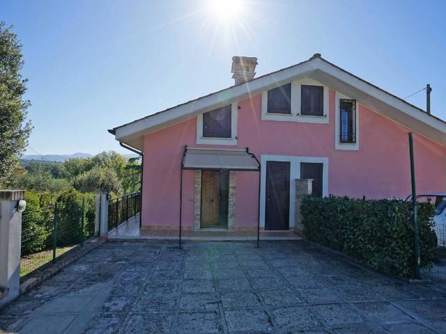 Appartamento in vendita a Coltodino, Fara in Sabina