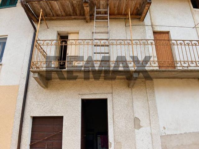Appartamento in vendita a Fara Novarese, Novara
