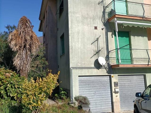 Appartamento in vendita a Favale Di Malvaro, Liguria