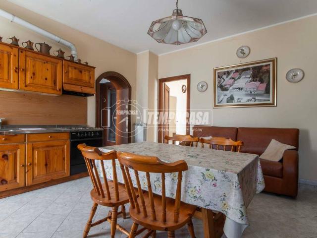 Appartamento in vendita a Contrada Montagna, Fenegrò