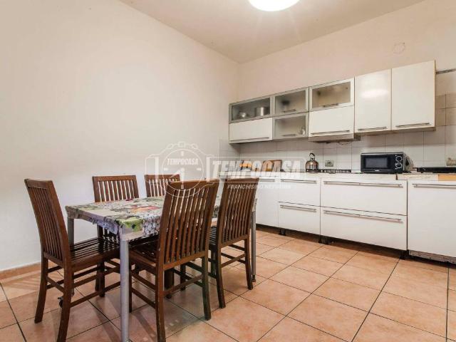 Appartamento in vendita a Fenegrò, Lombardia