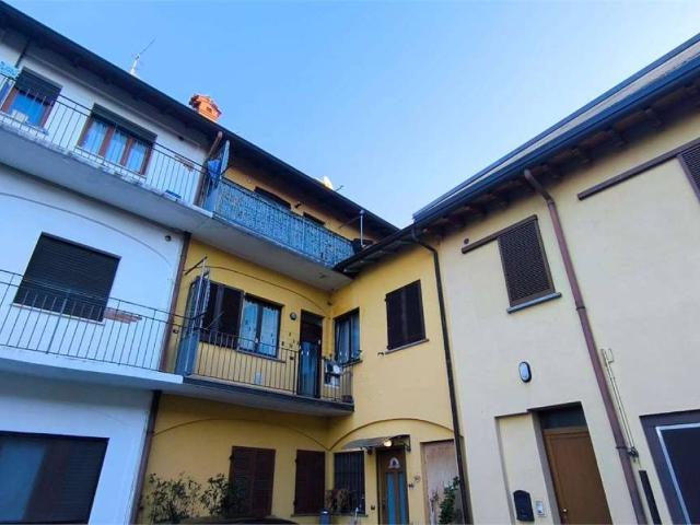 Appartamento in vendita a Fenegrò, Lombardia