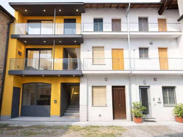 Appartamento in vendita a Fenegrò, Lombardia