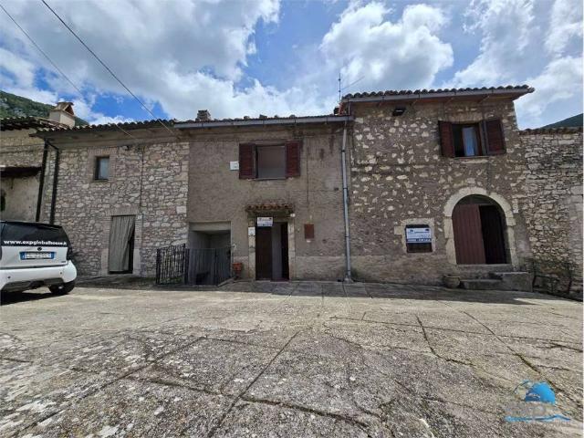 Appartamento in vendita a Ferentillo, Umbria