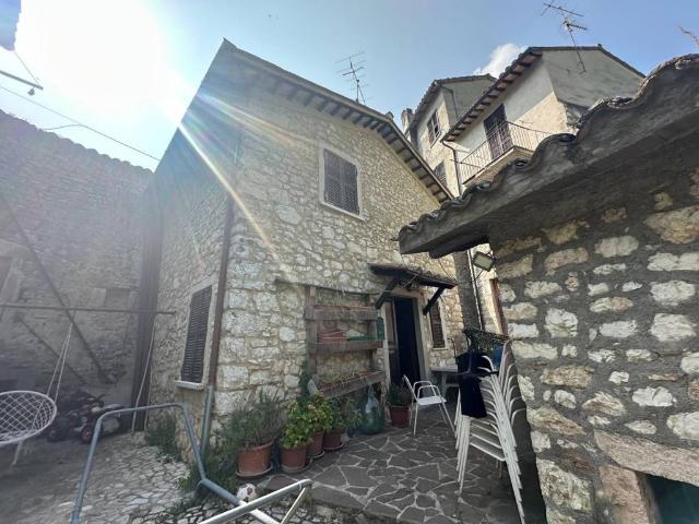 Appartamento in vendita a Ferentillo, Umbria