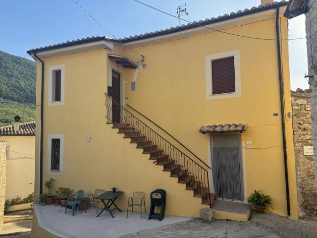 Appartamento in vendita a Ferentillo, Umbria