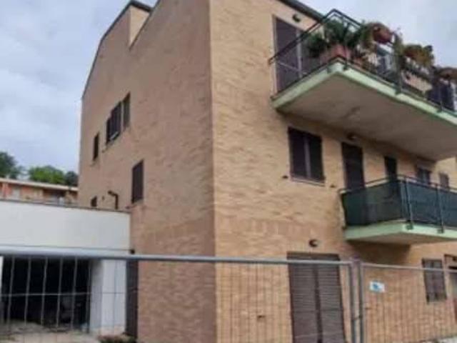 Appartamento in vendita a Tirassegno, Marche