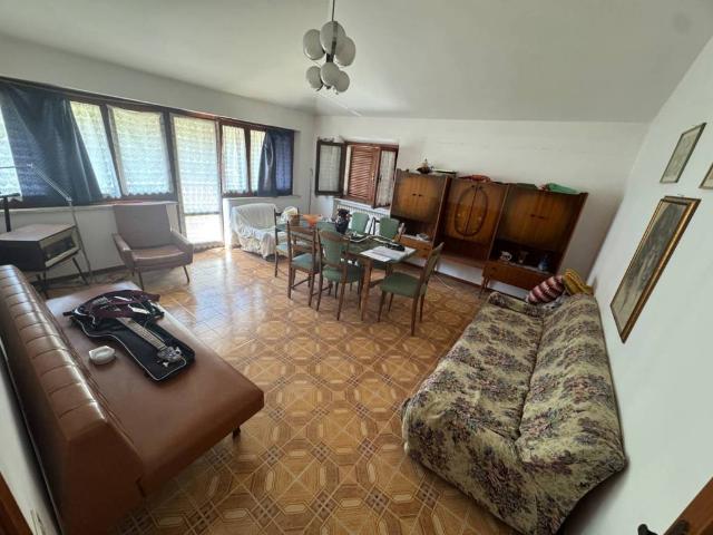 Appartamento in vendita a Santa Petronilla, Marche
