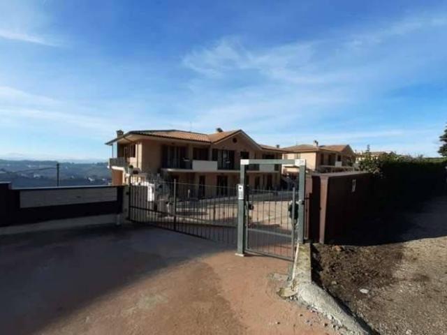 Appartamento in vendita a Tirassegno, Marche