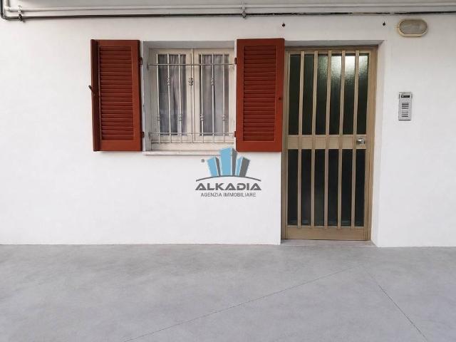 Appartamento in vendita a Santa Petronilla, Marche