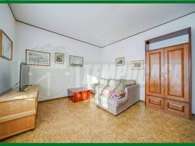 Villa Schiera in vendita a Ferno, Lombardia