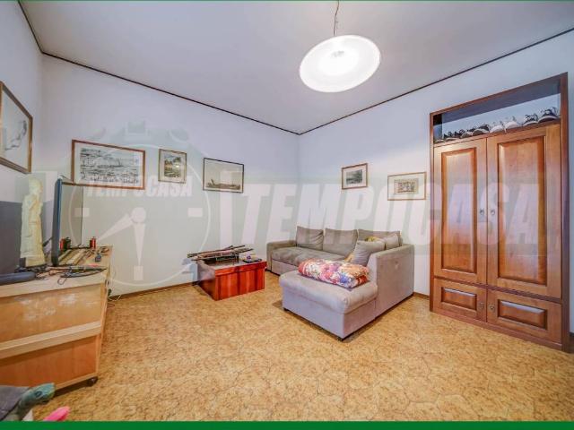Villa Schiera in vendita a Ferno, Lombardia