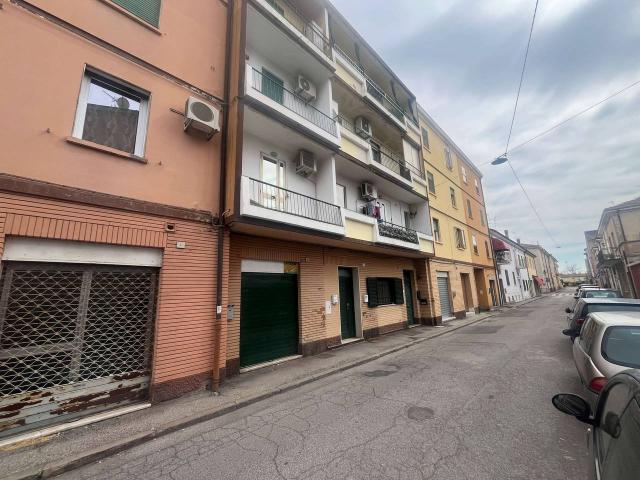 Appartamento in vendita a Ferrara, Reggio Emilia