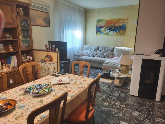 Appartamento in vendita a Ferrara, Reggio Emilia