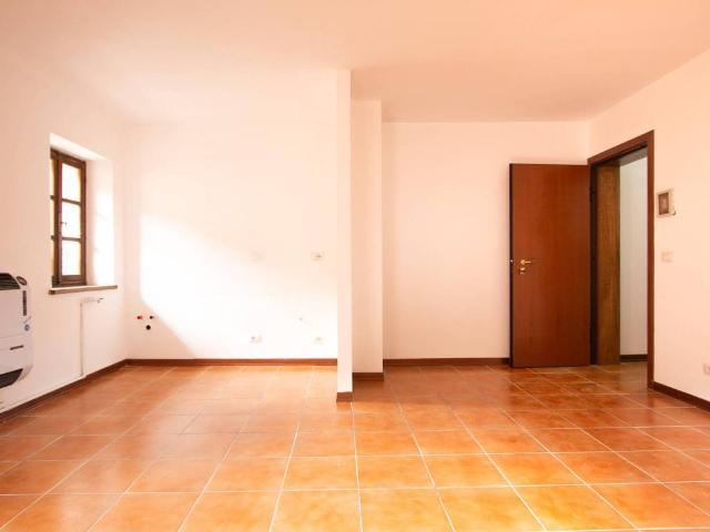 Appartamento in vendita a Ferrara Di Monte Baldo, Veneto